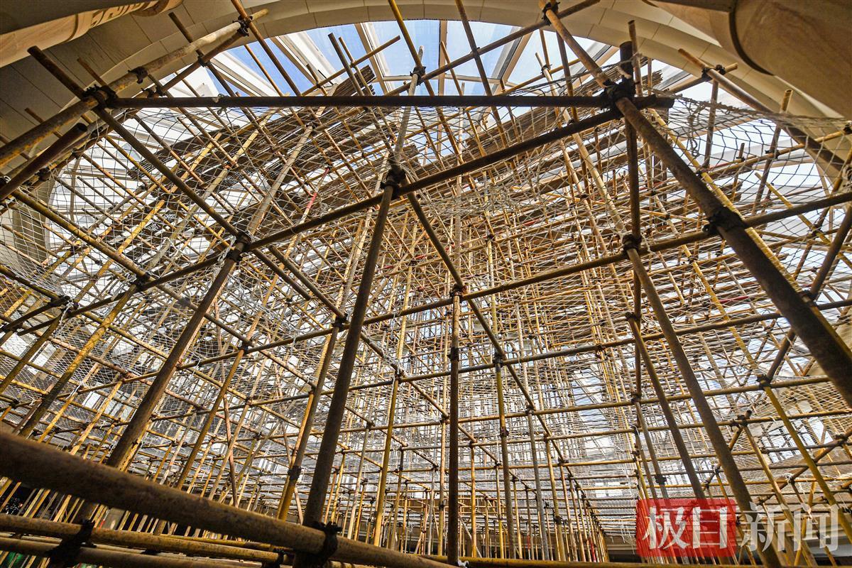 24米高空作業忙，武漢圖書館錐形玻璃頂即將煥新