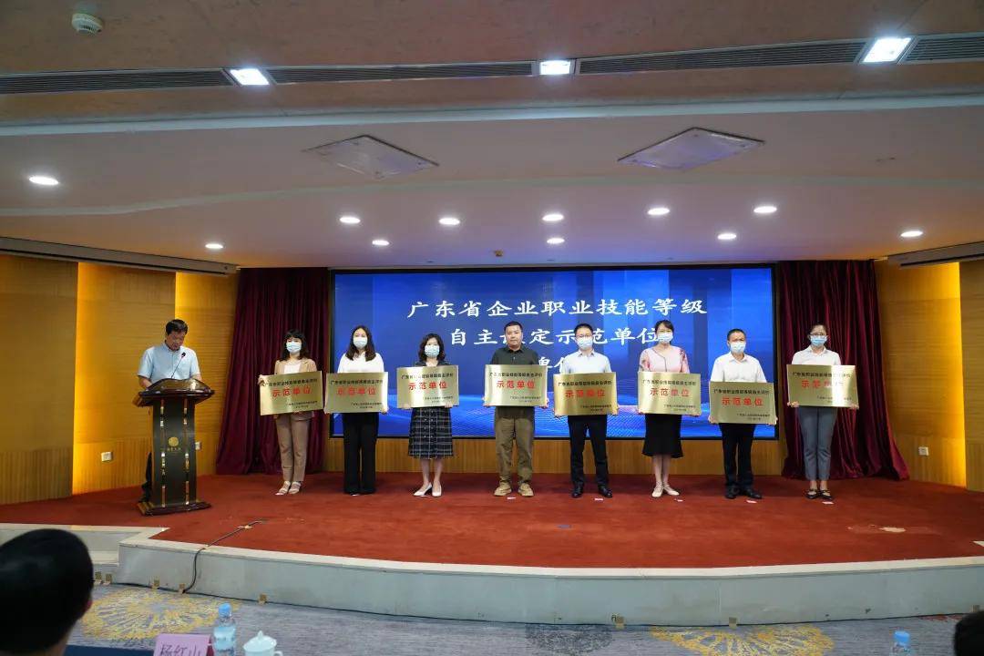it技術(shù)團(tuán)隊工作氛圍_it技術(shù)宅技術(shù)_it技術(shù)工程師